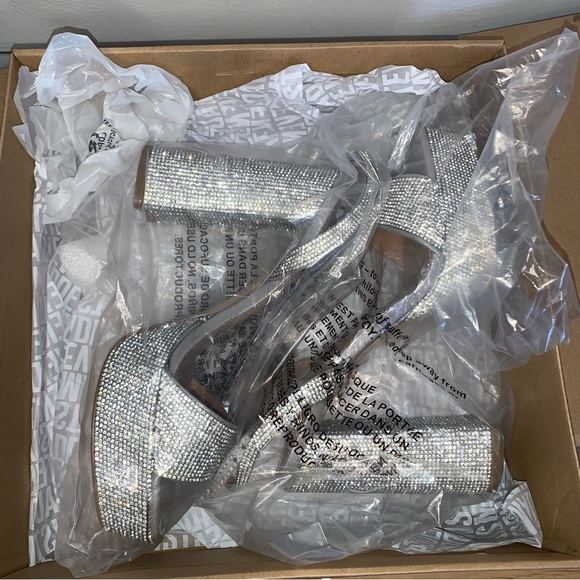 Lessa Rhinestone Steve Madden Heels Women’s Size 9.5 - Picture 3 of 10